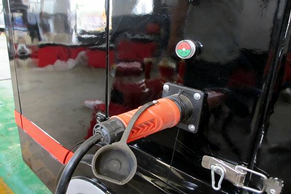 pangisi daya sepur wisata listrik